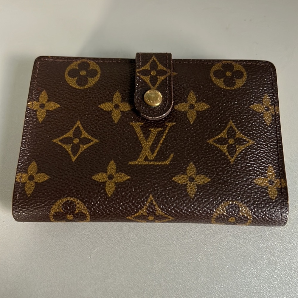 MI0968 LV Monogram Viennois wallet